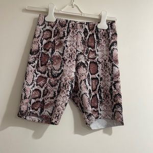 Active shorts snake pants